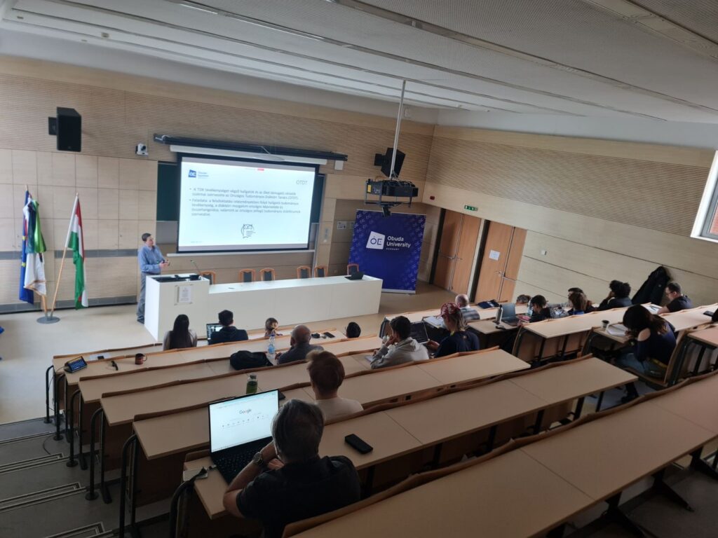 A kutatási ötlettől a profi prezentációig: Sikerrel zárult a TDK-felkészítő workshop-sorozat az Óbudai Egyetemen